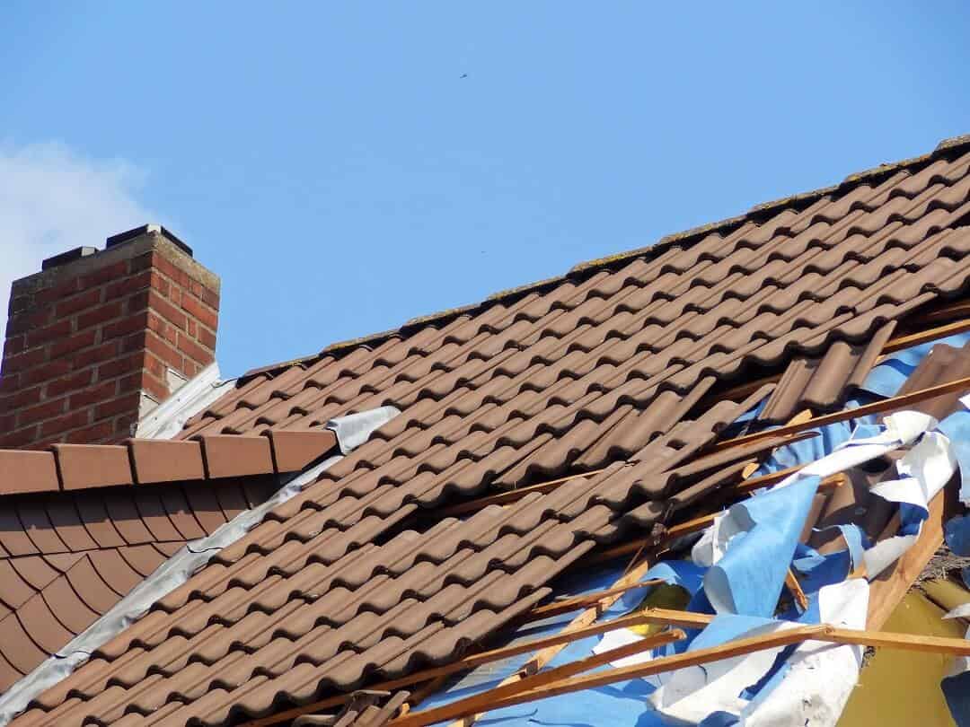 Damaged tile roof Damaged tile roof