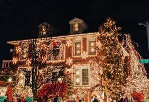 Holiday Safety: The Dos & Don’ts of Decking and Undecking the Halls