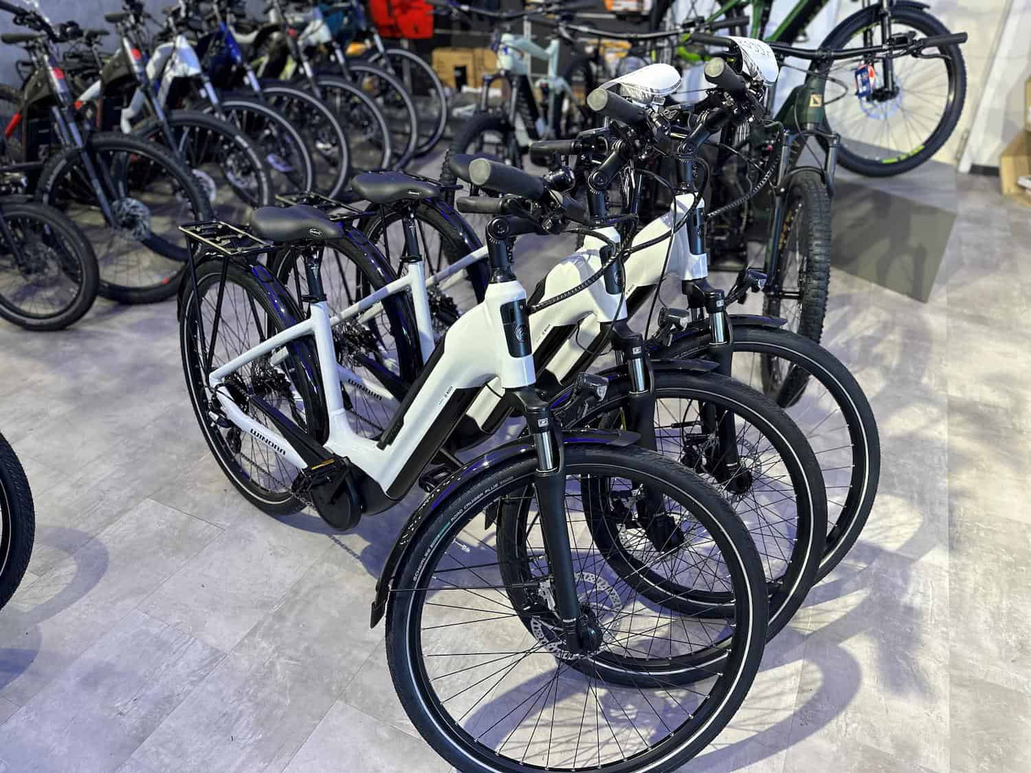 E-Bikes im Fachgeschäft des E-Bike Center Wesel.