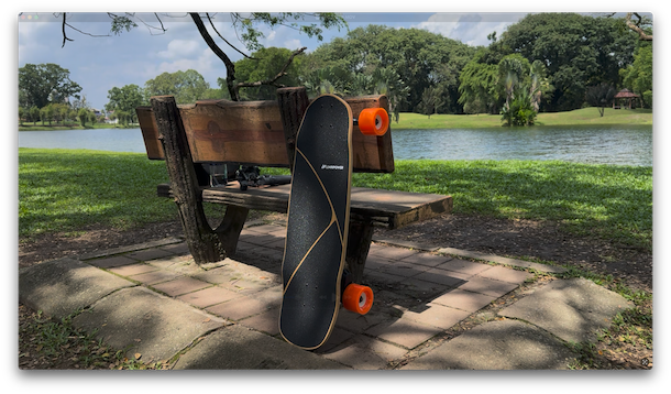 Linnpower Mini 5 by a lake