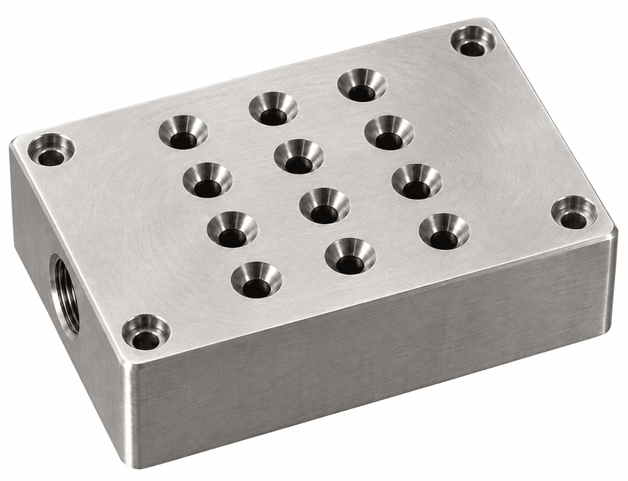 316L stainless steel 5-axis CNC machined fluid-control manifold 118x74x32 mm with 12 sealing bore characteristics supplier audit case study