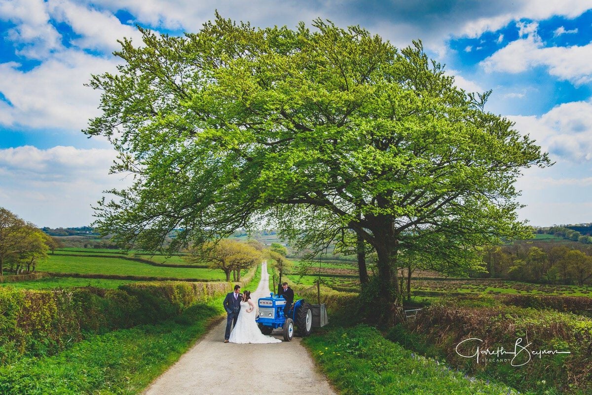 Cornwall wedding couple