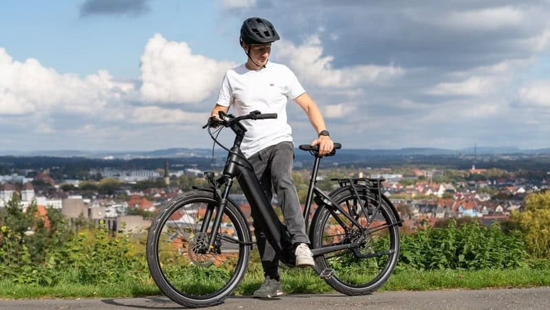 Bild zum Artikel Darauf solltest du achten, wenn du mit dem E-Bike bei Hitze unterwegs bist