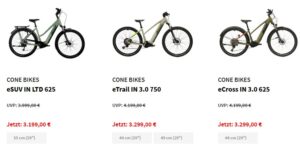 Drei E-Bikes von Cone Bikes in verschiedenen Modellen und Größen.