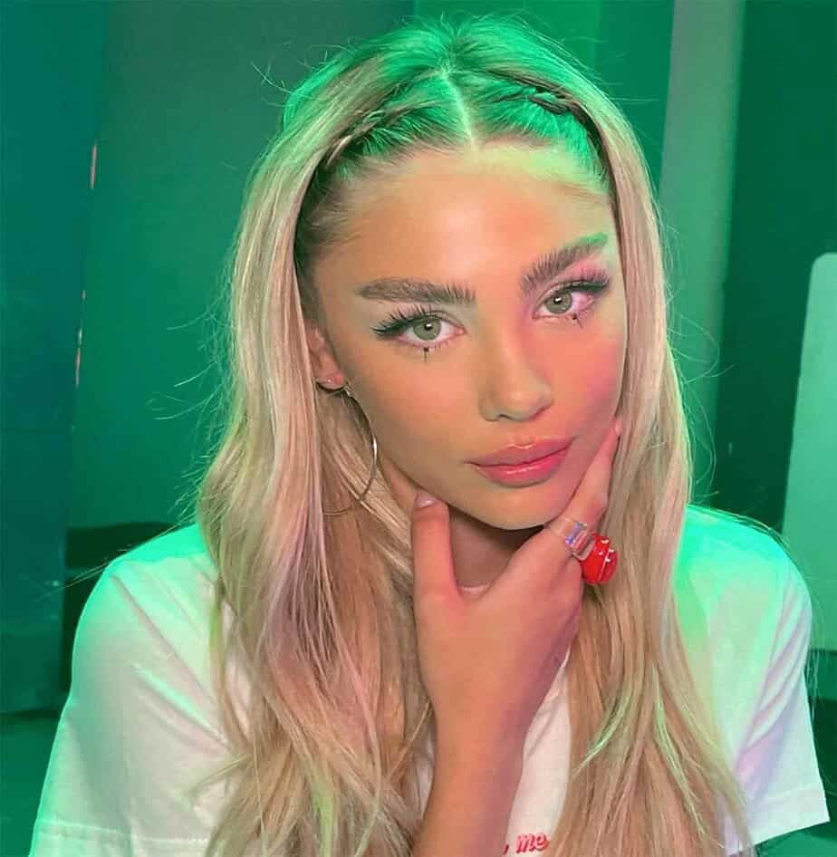 מאיה קיי-אופנה