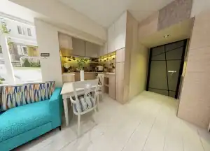 ALT標籤：現代家居定制傢俱，舒適實用的廚房與客廳空間.