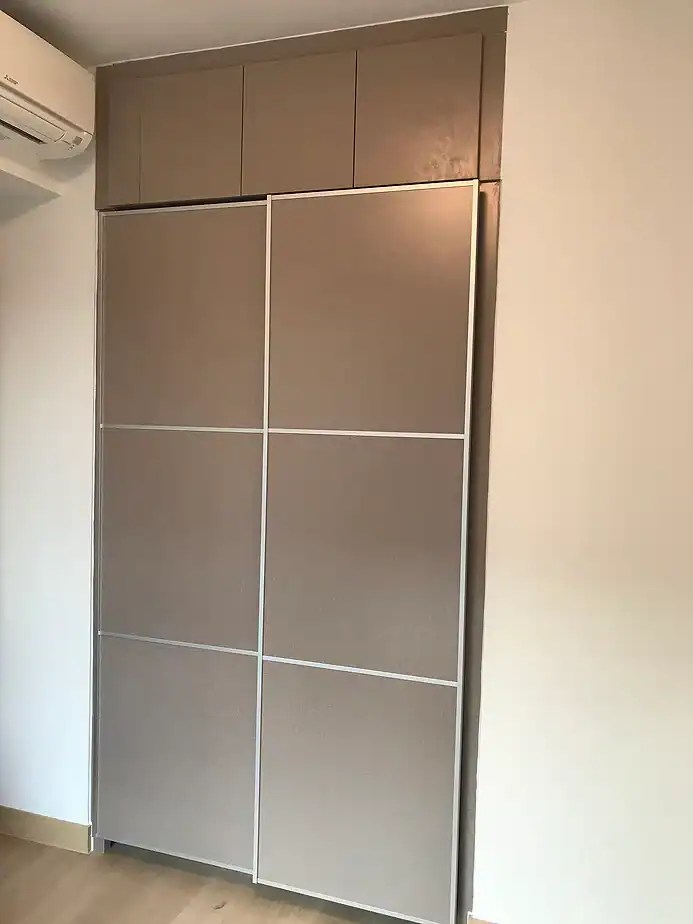 高質感傢俬佬訂造衣櫃，專業設計用料，打造實用美觀的收納空間。.