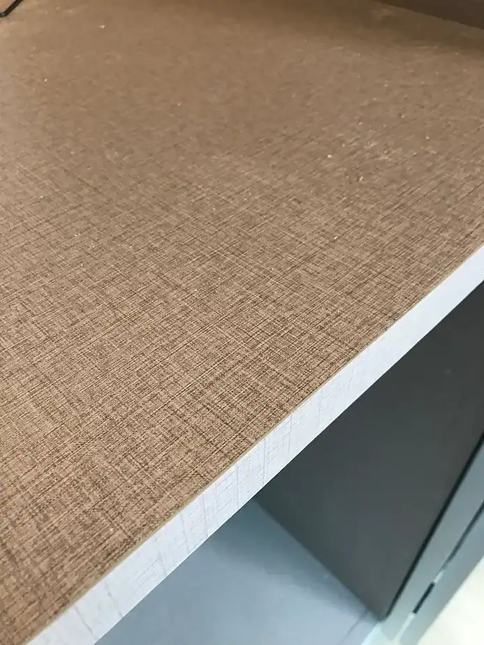 傢俬佬設計訂造，專注於高品質家具用料，展現精緻細節與耐用性。.