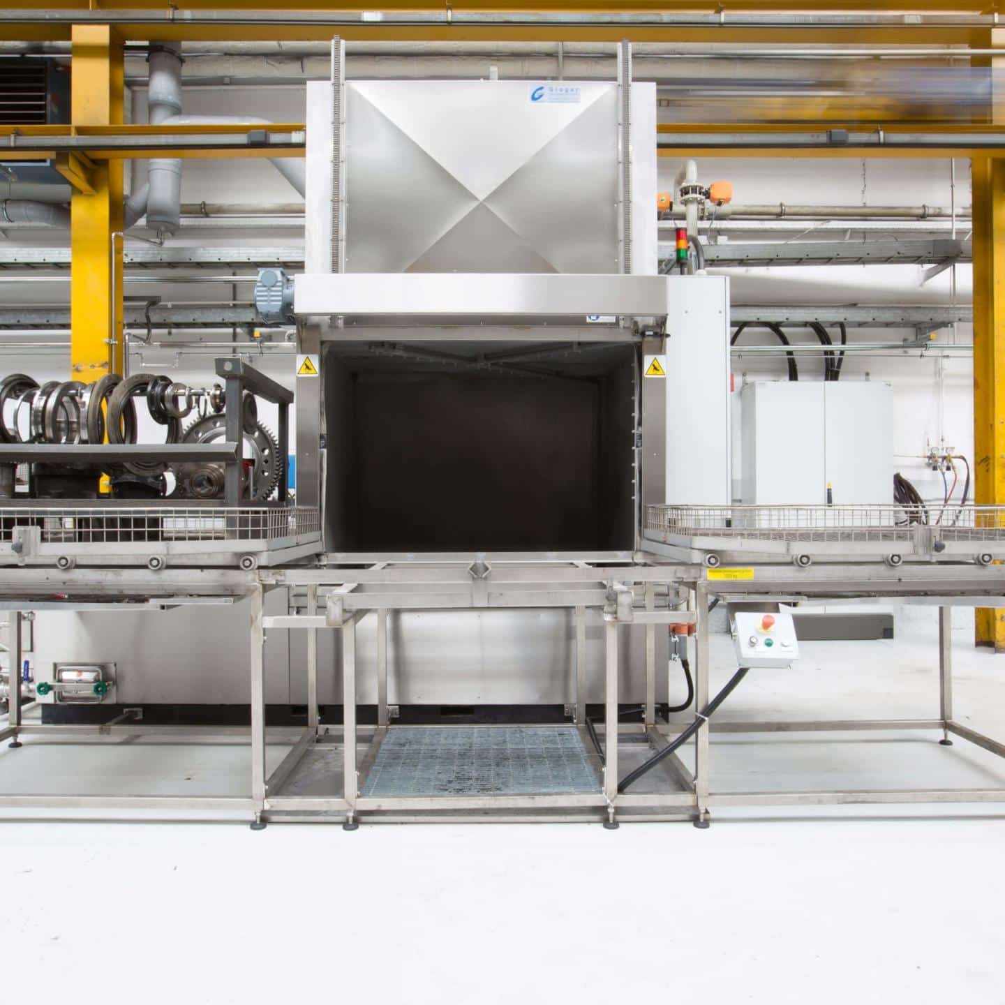 Reinigungsanlage mit L160 Querverschiebetisch