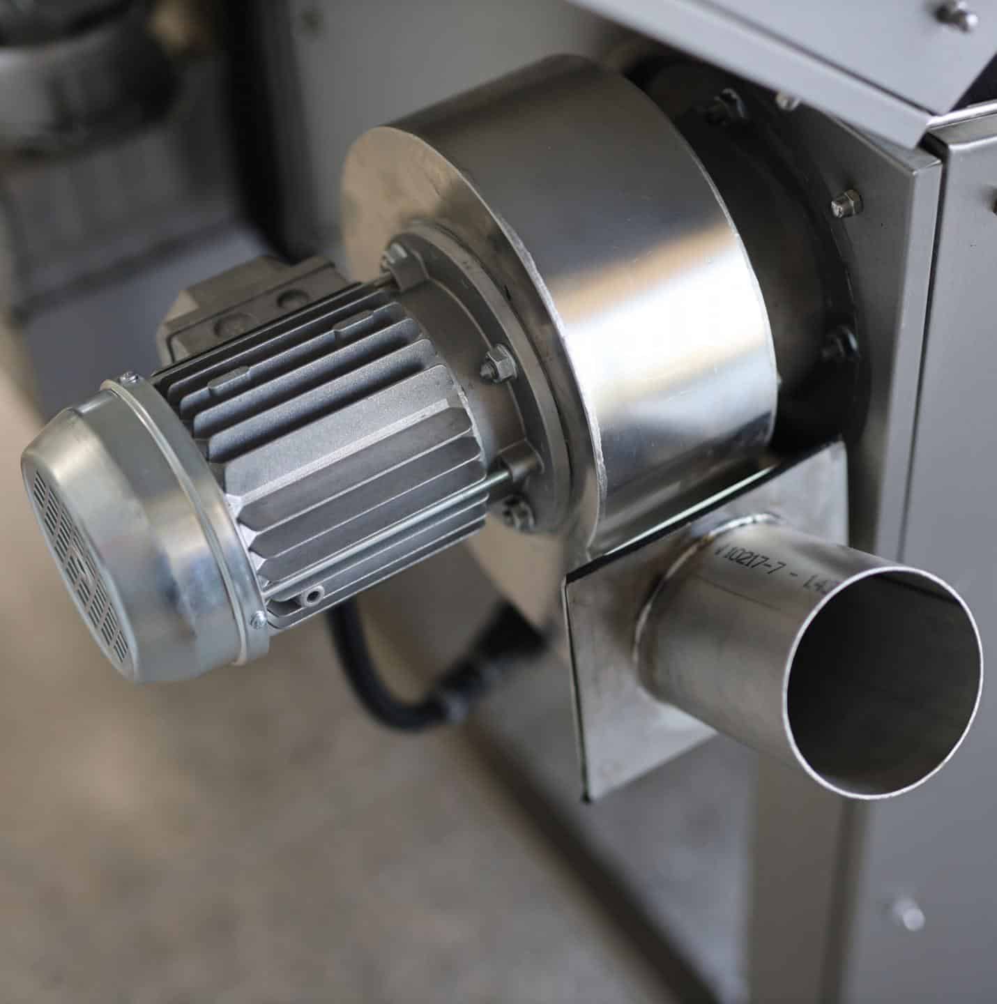 Teilewaschanlage mit Dampfschwadenabsaugung