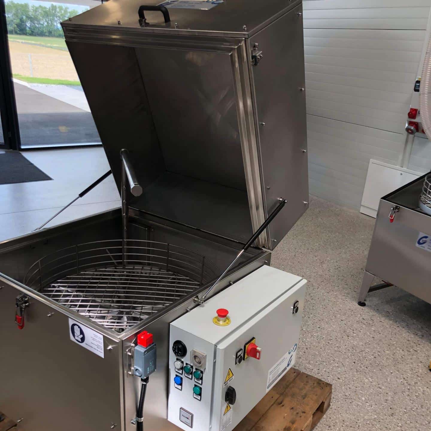 Parts washer Cleaning system used Switch box