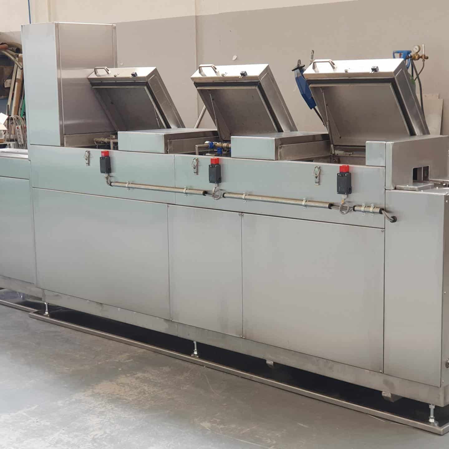 Durchlaufreinigungsanlage einfache Zugänglichkeit in den Prozessbereich