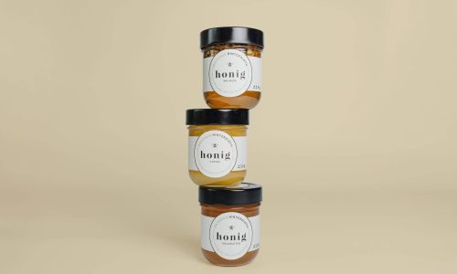 hauer labels produktfotos freisteller zwei f.at 5679 honig hinterwirth 2