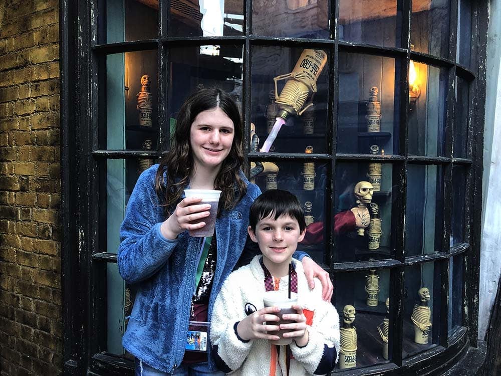 Universal Orlando Resort | The Ultimate Guide on a Budget Tasting butterbeer