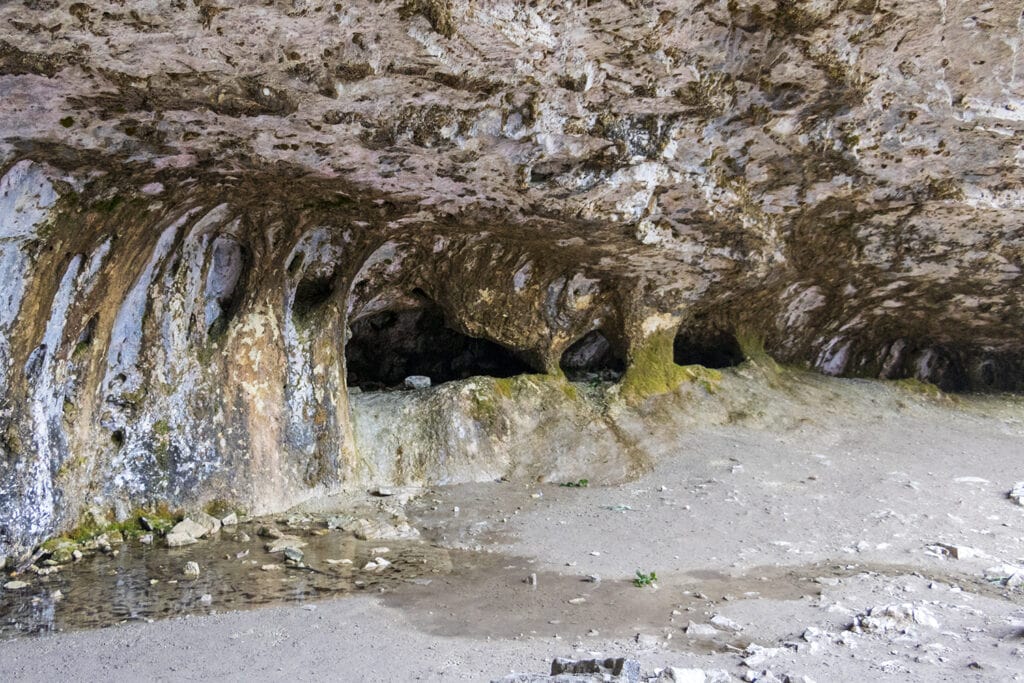 Hiking Hanging Lake in Colorado – The Ultimate Guide Some tiny cave-like areas behind Spouting Rock.