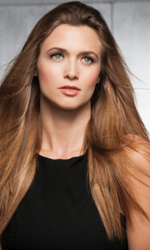 Extension kit for straight hair wigs and extensions. Perfect for adding length and volume to your wi.