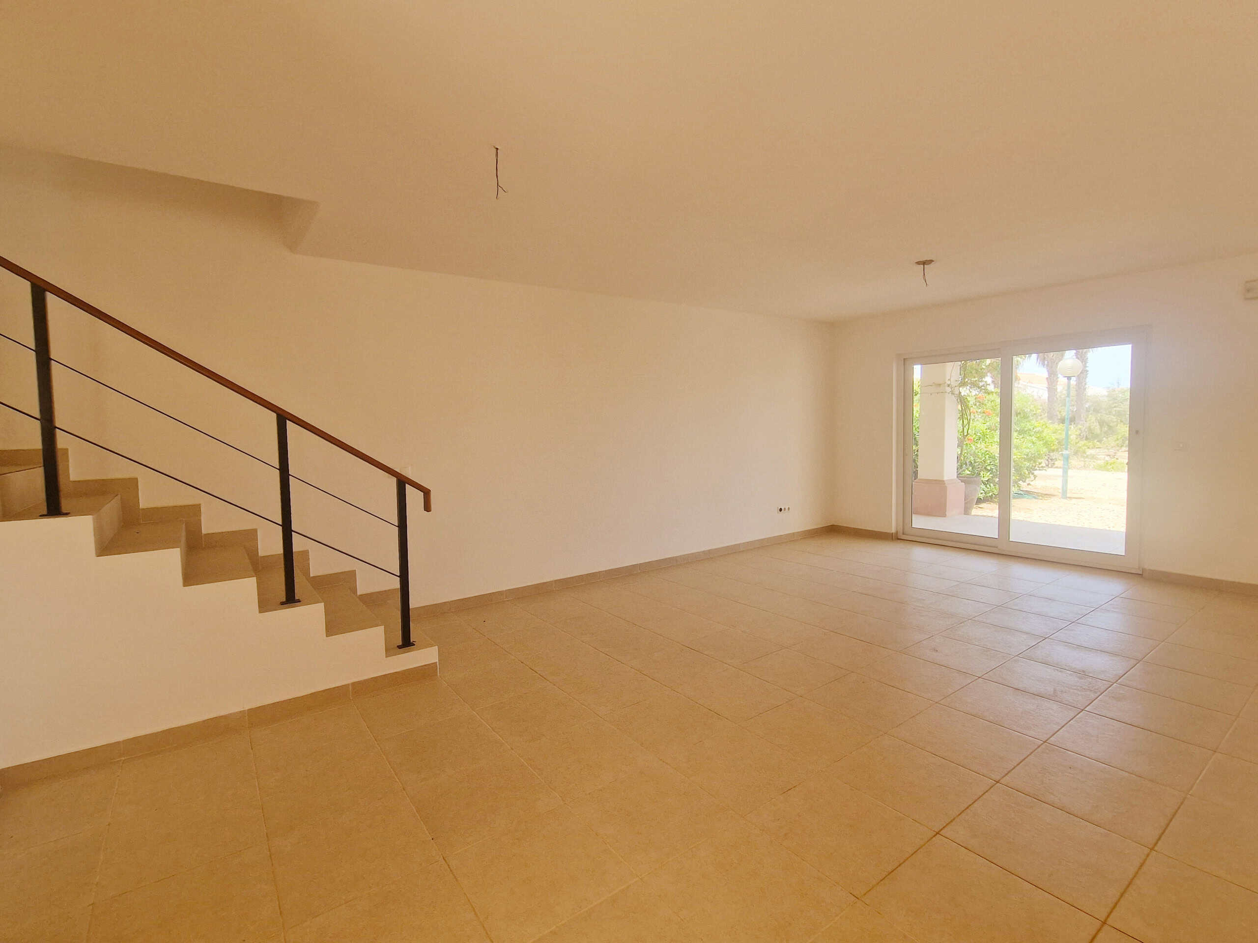 Livingroom: Paradise Beach: 3 Bed Poolside Townhouse
