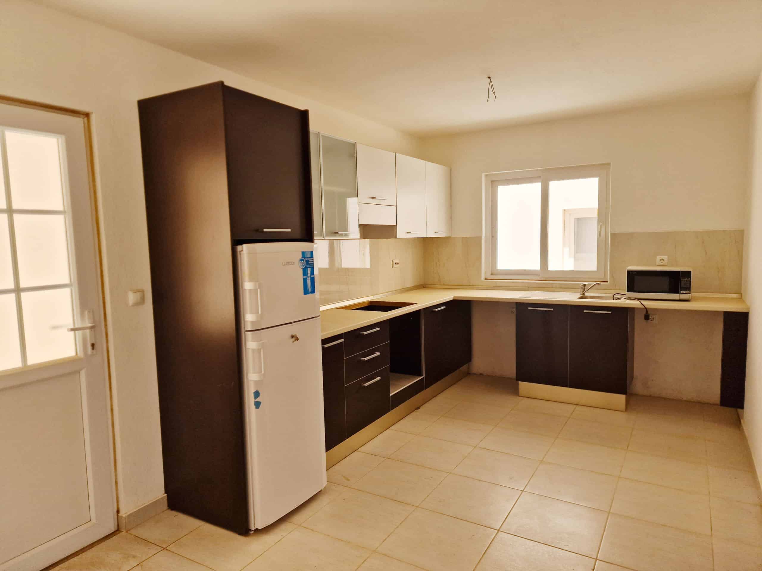 Paradise Beach: 3 Bed Poolside Townhouse