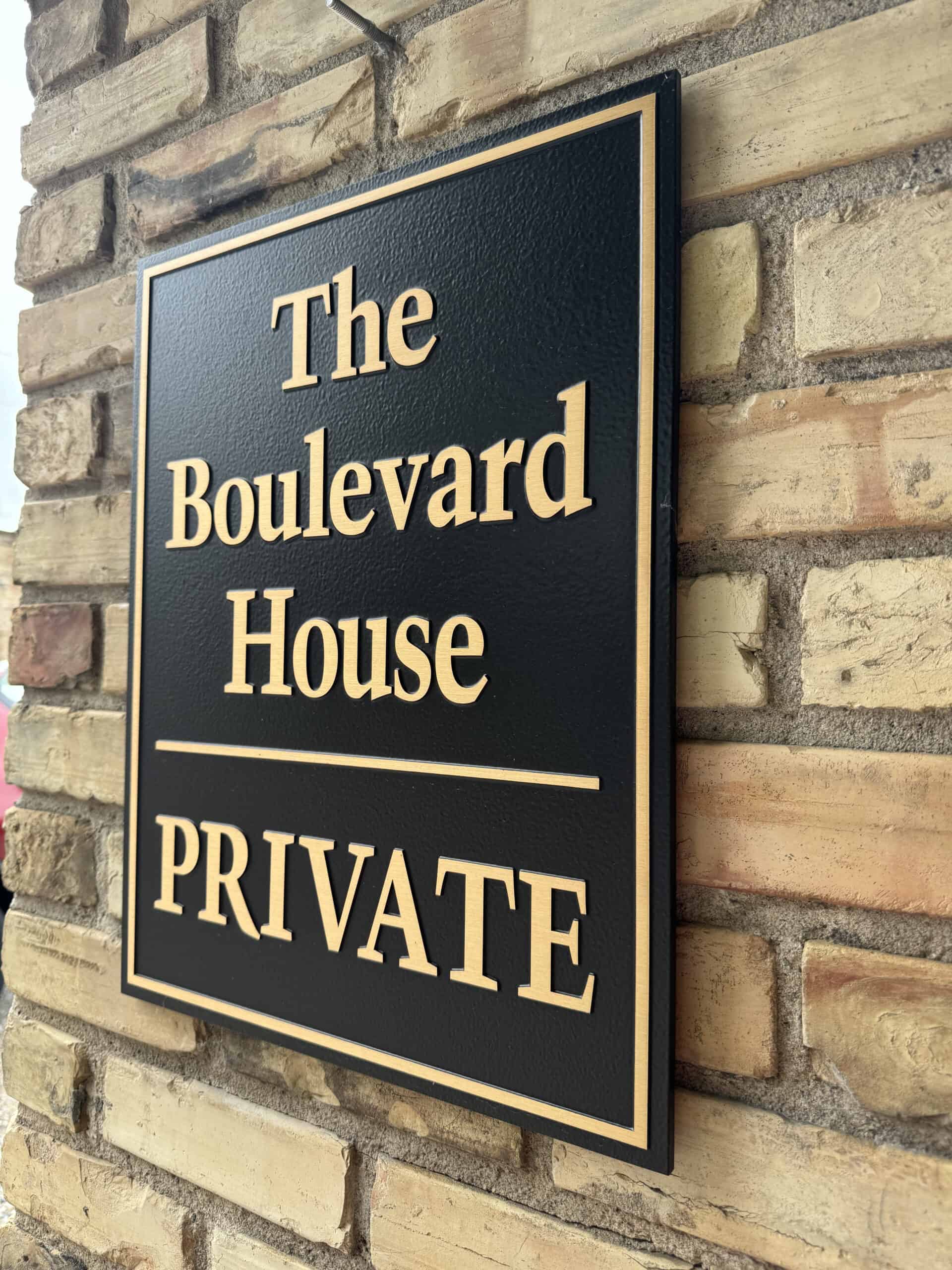 boulevard warner 1 of 4 2024