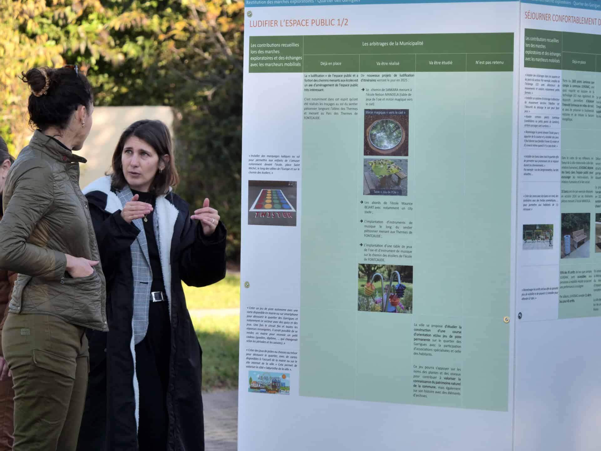 Le Maire Jean-Luc Savy s'entretient avec une habitante de Juvignac