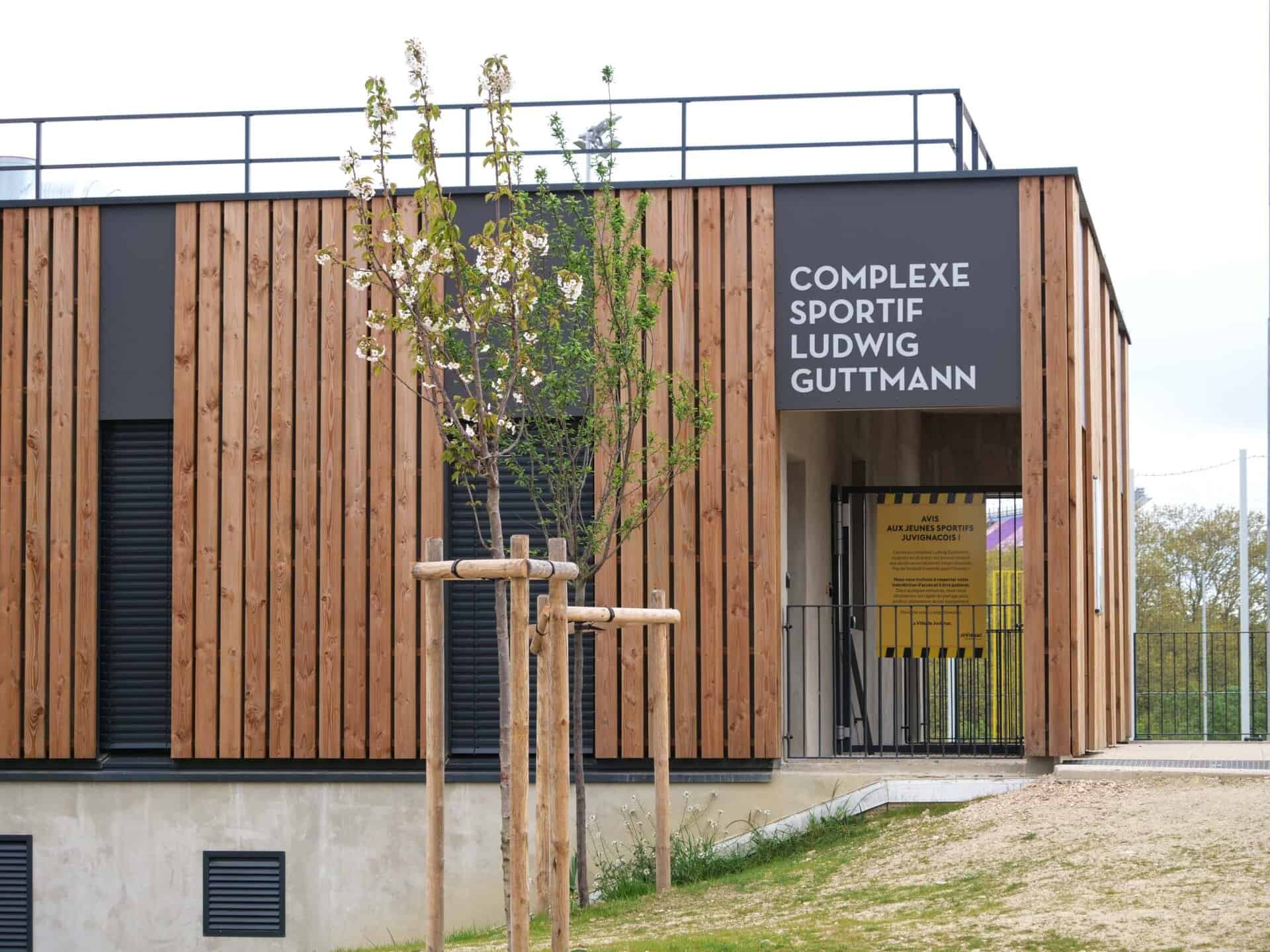 Vue de l'entrée principale du complexe Ludwig Guttmann