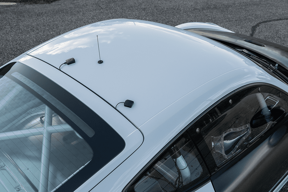 Close-up of the roof and windshield of a 2016 Porsche 981 Clubsport MR.
