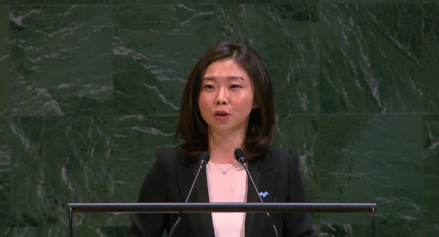 Defector Kim Eun-joo testifies to the horrors of human rights abuses in North Korea at the UN General Assembly. [Screen capture from UN General Assembly broadcast]