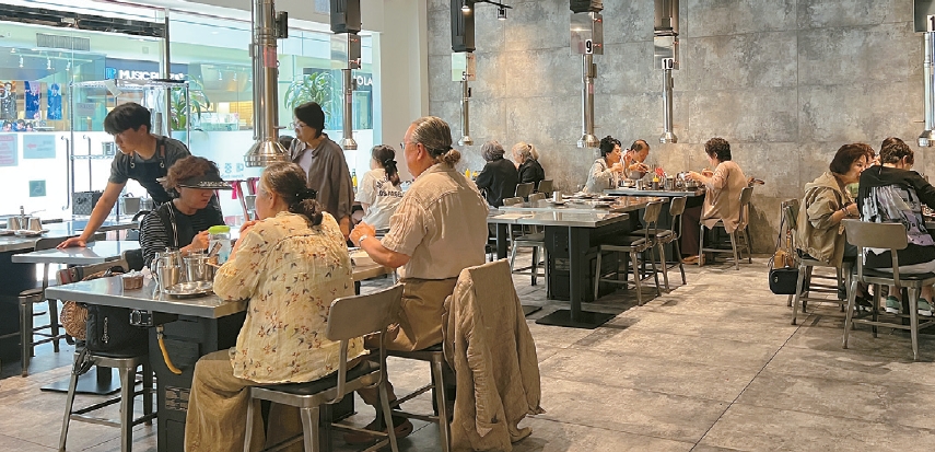 Inside of Mountain BBQ