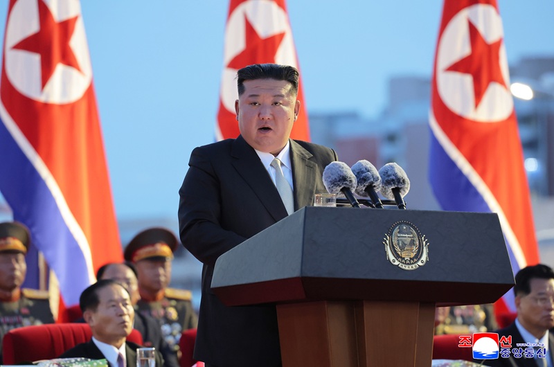 North Korean leader Kim Jong-un delivers a speech at a commemorative rally in Pyongyang’s Arch of Triumph plaza to mark the 80th anniversary of Liberation Day on August 14. [YONHAP]