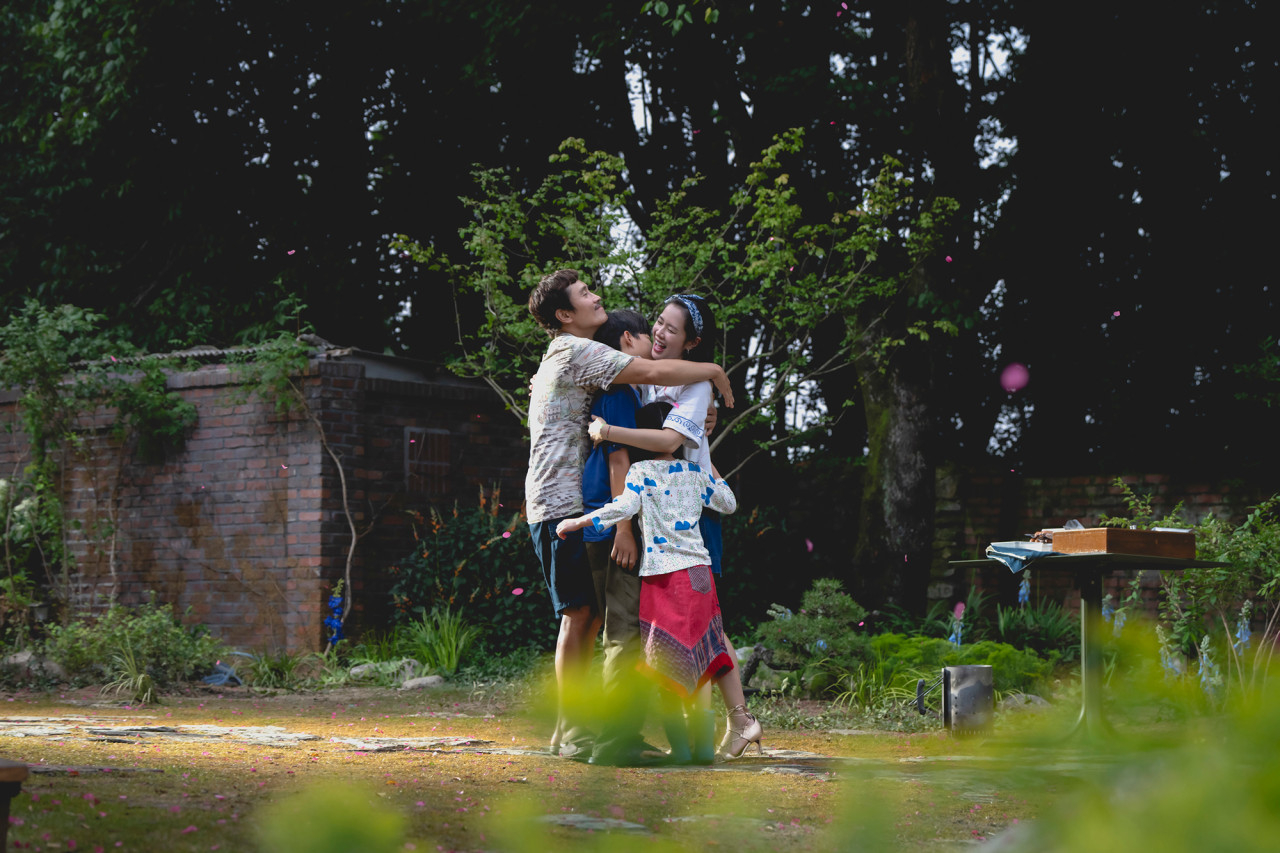 A still from director Park Chan-wook's 2025 feature film ″No Other Choice″ [CJ ENM]