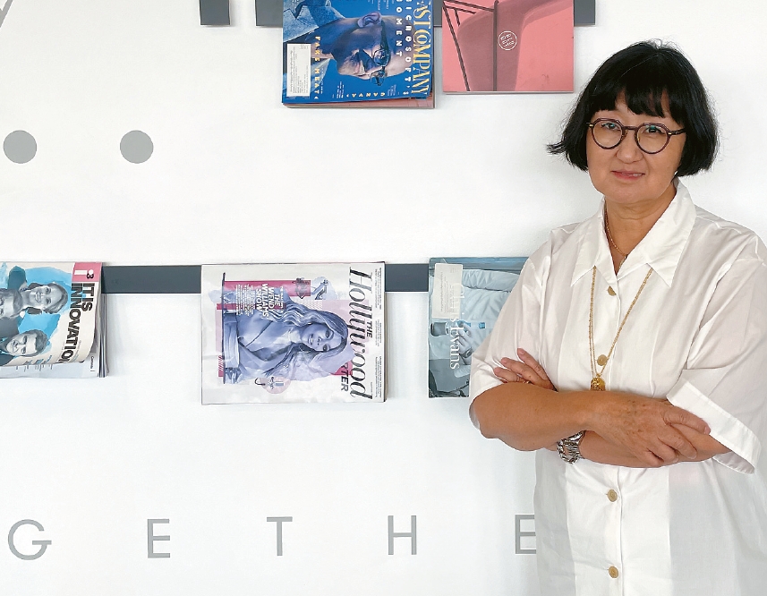 Hee-Young No speaks at Ethos Society in Koreatown about remodeling Rotex Hotel into La Song Hotel, a planned Koreatown landmark