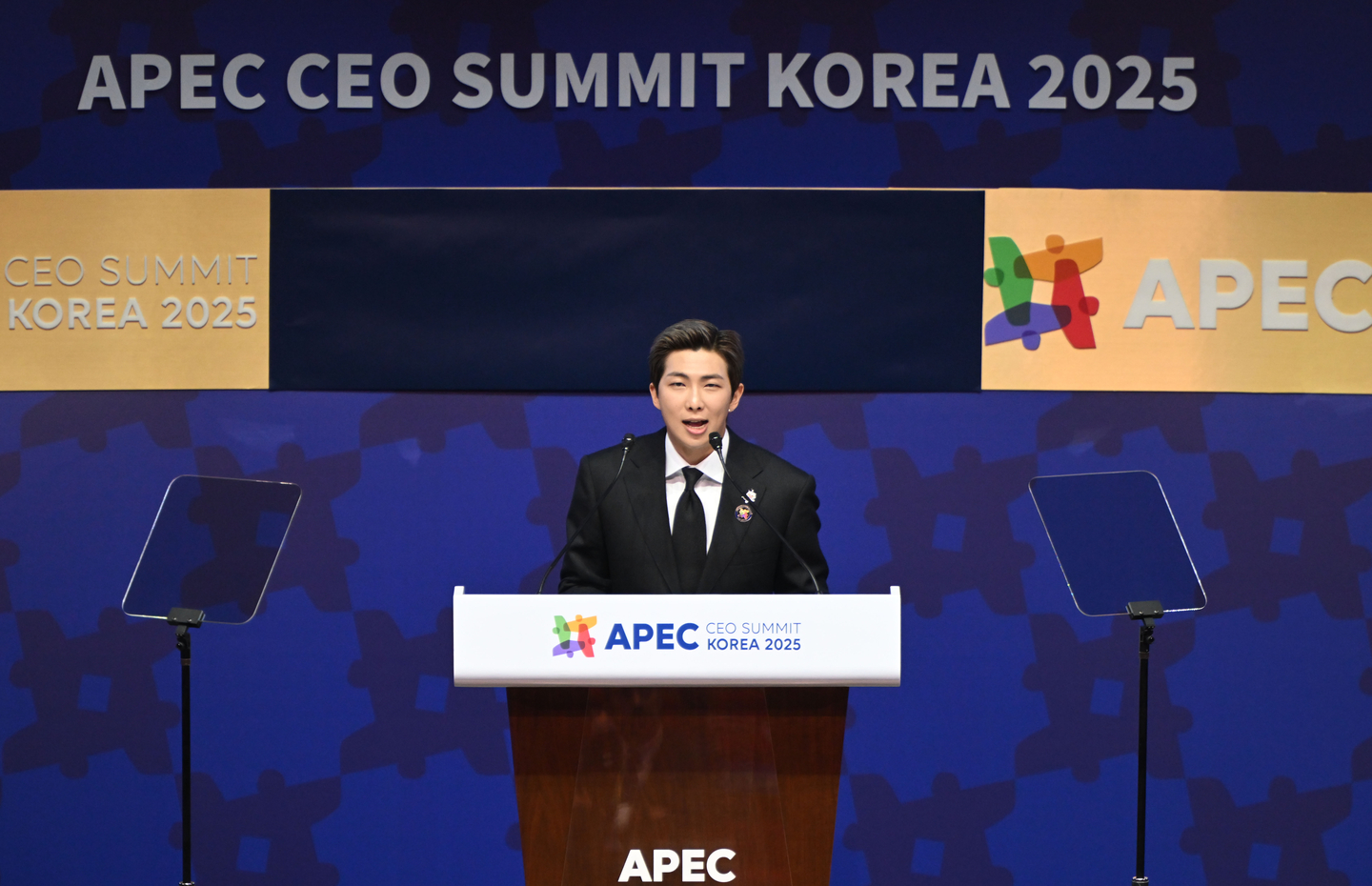 RM of the K-pop group BTS delivers a speech during the Asia-Pacific Economic Cooperation (APEC) CEO Summit at the Gyeongju Arts Center in North Gyeongsang on Oct. 29. [KIM SEONG-RYONG]