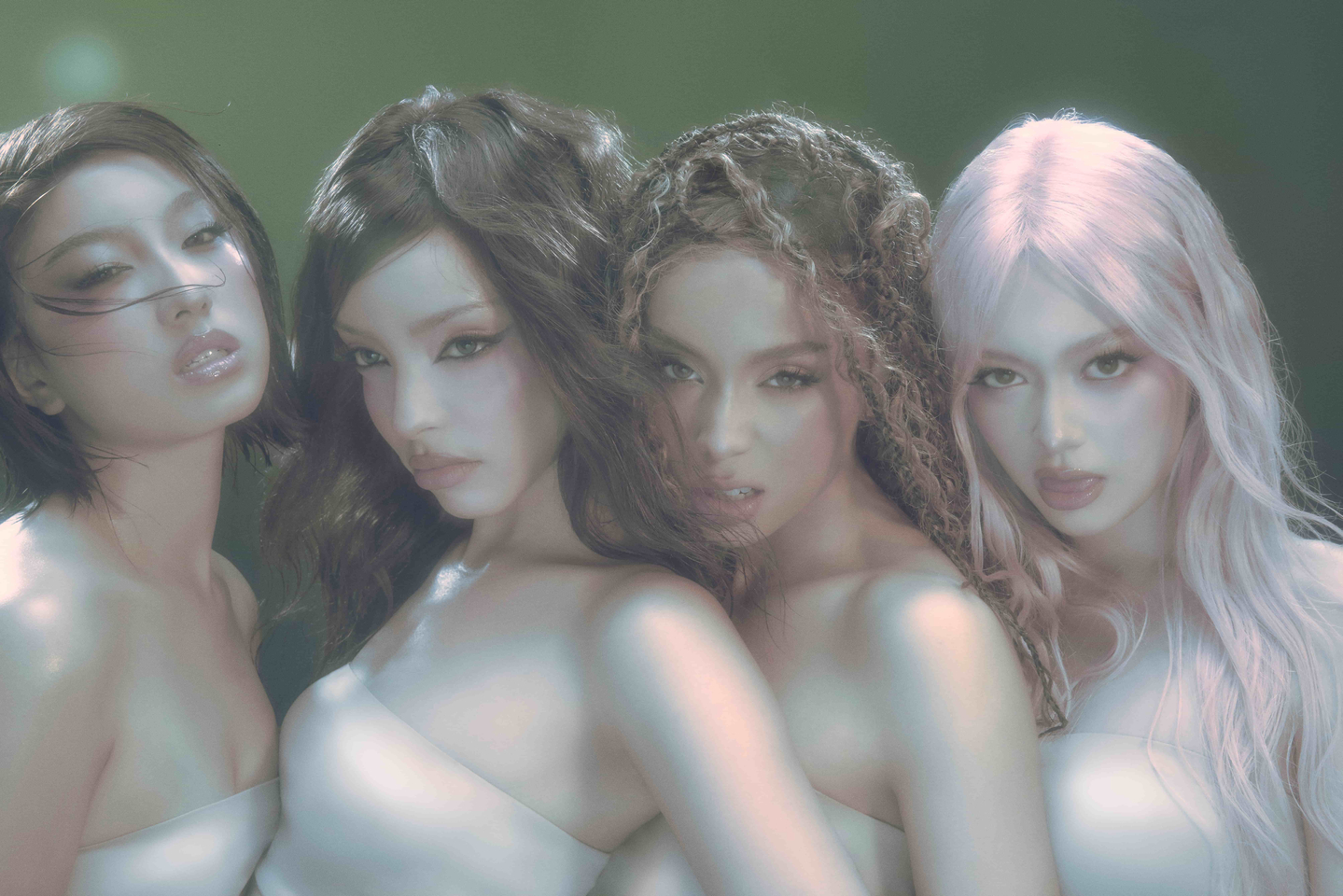 A promotional image for Girlset's digital single ″Tweak″ [JYP ENTERTAINMENT]