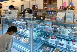 K-Bakery Price Drop Policies