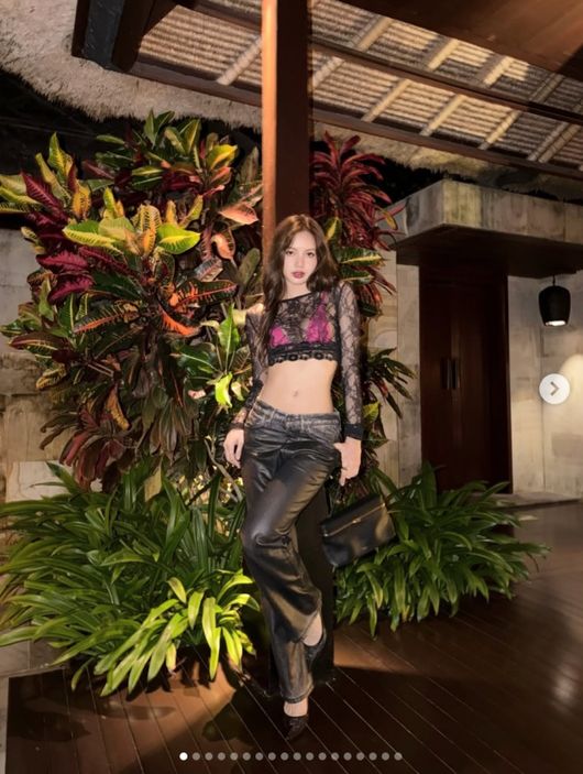 BLACKPINK Lisa Bikini