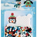 Hama Midi Bügelperlen Set Weihnachtspinguin, ca 450 Stk inkl. Stiftplatte und Bügelpapier