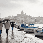 Vieux-Port de Marseille sous pluie légère
