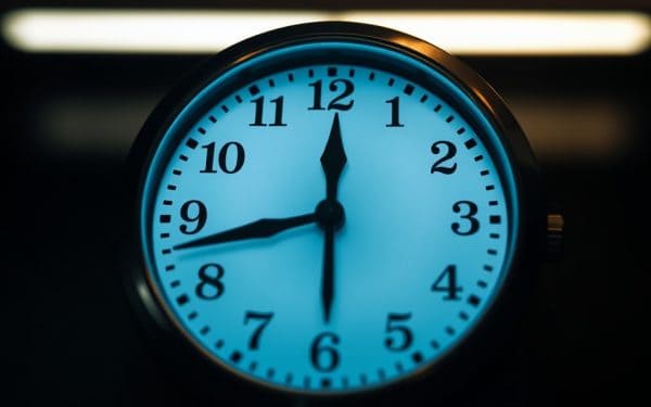 19 19 : comprendre 19h19 sans tout prendre pour un signe