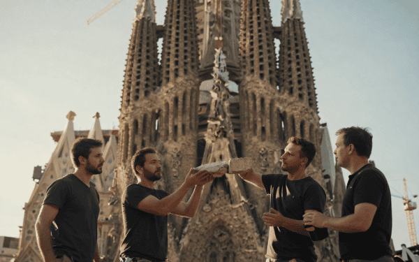 Sagrada Familia terminée après 144 ans : l&rsquo;émotion des derniers ouvriers