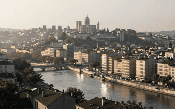 Météo Lyon : cette vague de chaleur, pourquoi dure-t-elle ? (62 car.)