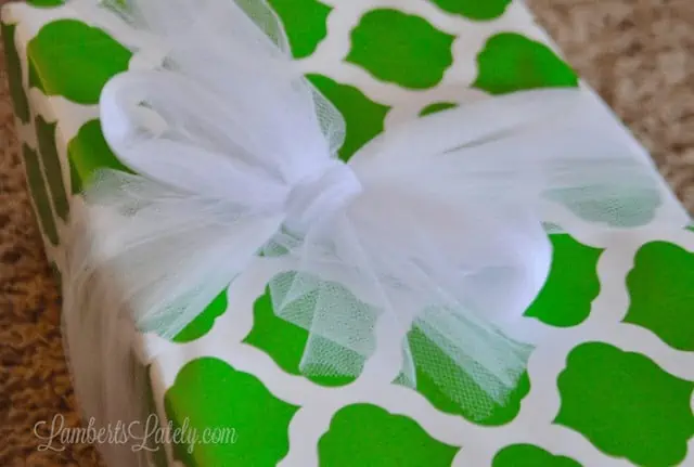 Tulle tied around a gift like a shoelace