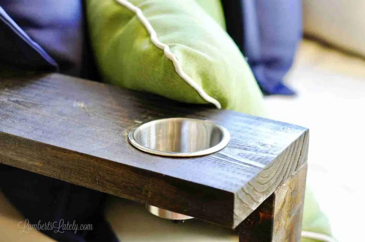 cup holders in the sectional sofa
