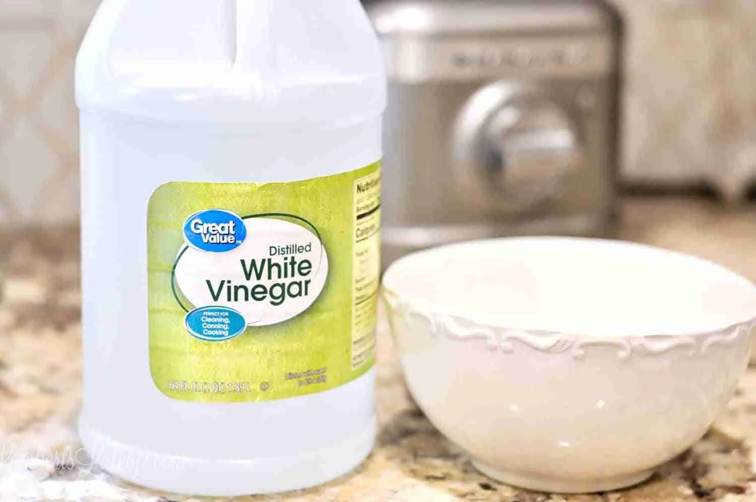 This posts shows how to clean a microwave the easy way - simply use vinegar and water! 