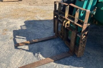 Used 1996 Caterpillar TH82 Telehandler — Fixed Boom - For Sale