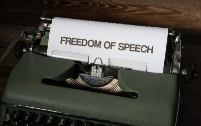 Yttrandefrihetens apostel Elon Musk viker ned sig inför indiska krav om att plocka bort länkar