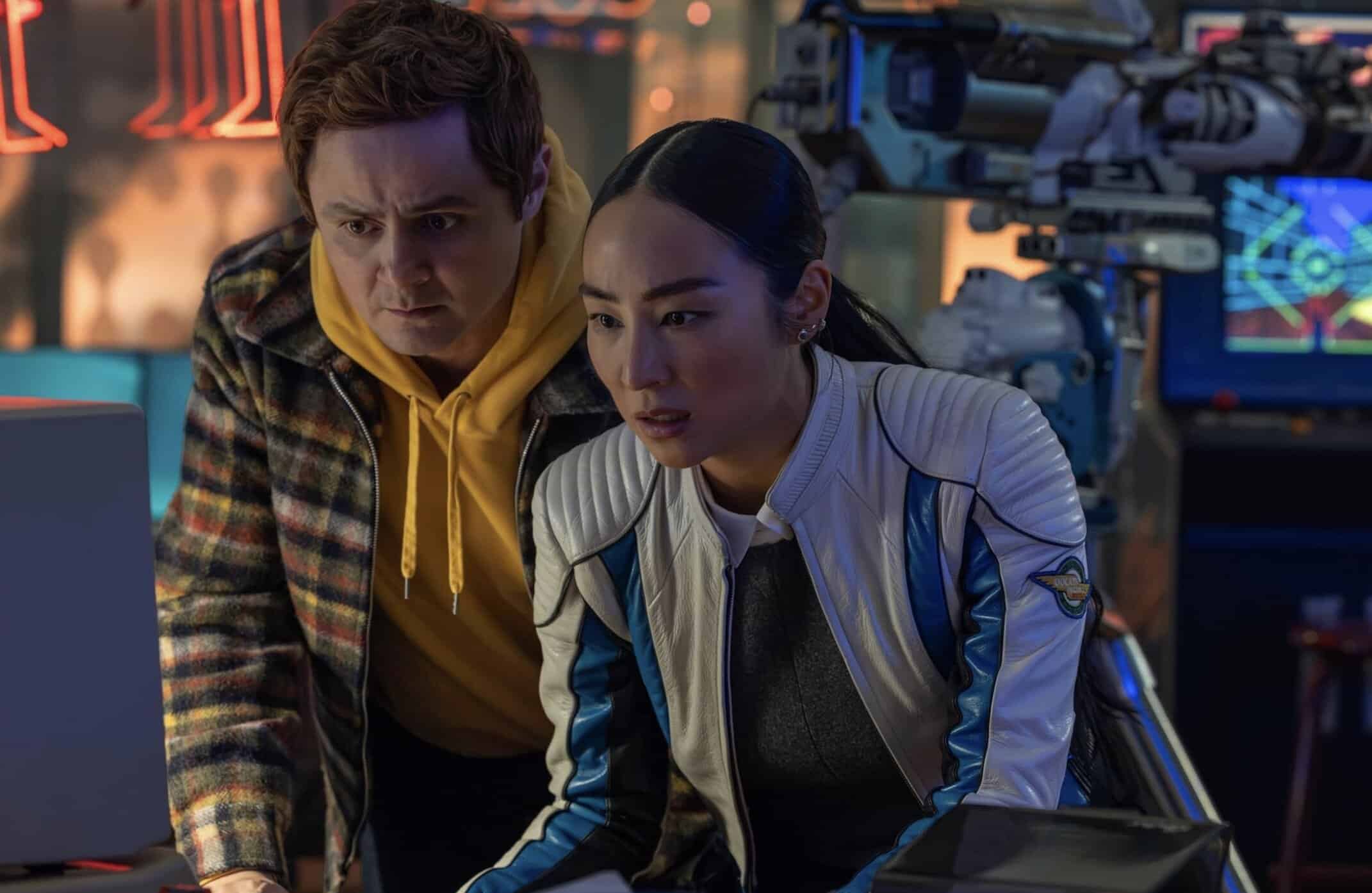 Högteknologiska spel och digitala lösningar i en modern butiksmiljö.