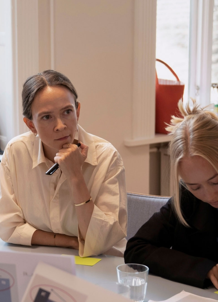 Siddende kursister til DEI (Diversitet, Ligestilling og Inklusion) kursus.