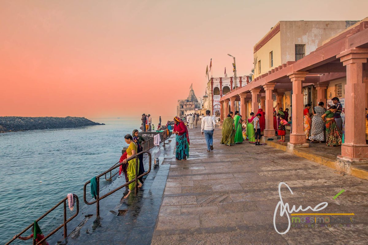 I Ghat di Dwarka, Sapta Puri e Char Dham , Città sacra dell'India
