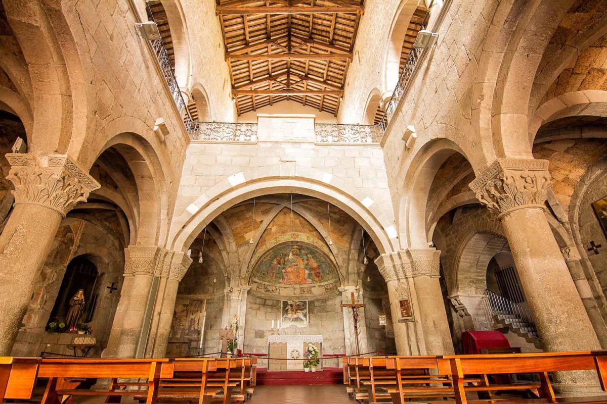interno della chiesa di San Flaviano martire a Montefiscone