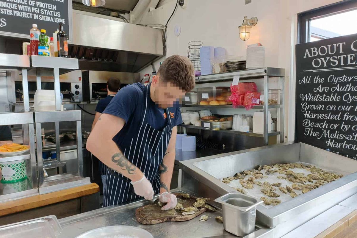 Preparazione delle famose ostriche